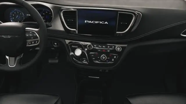2027 Chrysler Pacifica Select AWD photo 5