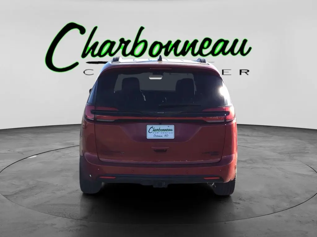 2026 Chrysler Pacifica Limited AWD photo 4
