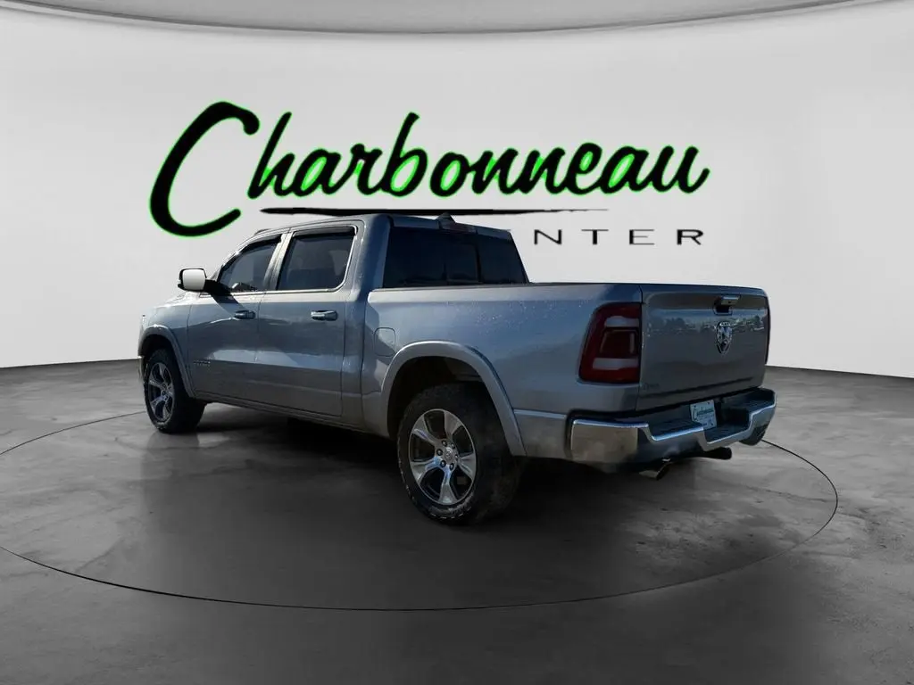 2022 RAM 1500 Laramie 4WD Crew Cab 5'7 photo 3