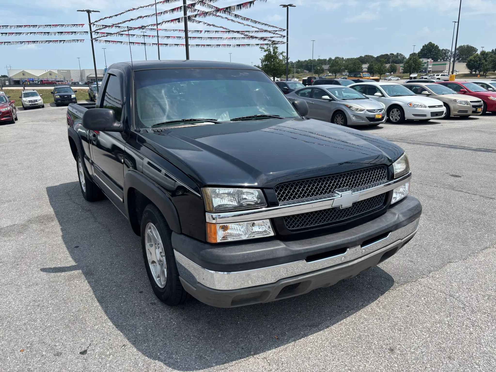 2003 Chevrolet Silverado 1500 Regular Cab SWB photo 3