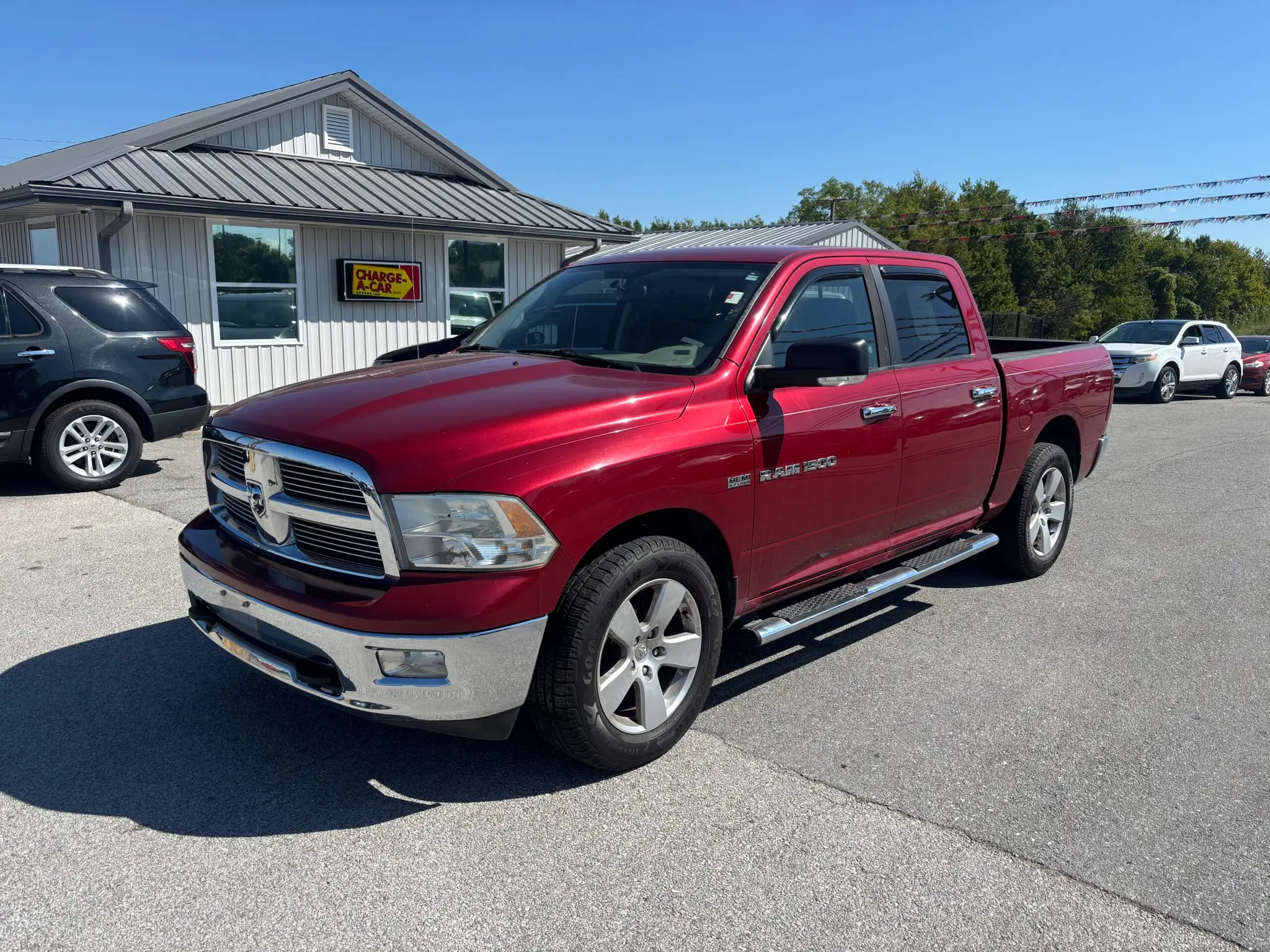 2011 RAM 1500 SLT 4WD Crew Cab photo 1