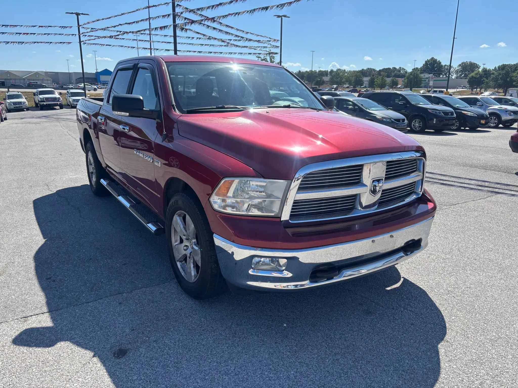 2011 RAM 1500 SLT 4WD Crew Cab photo 3