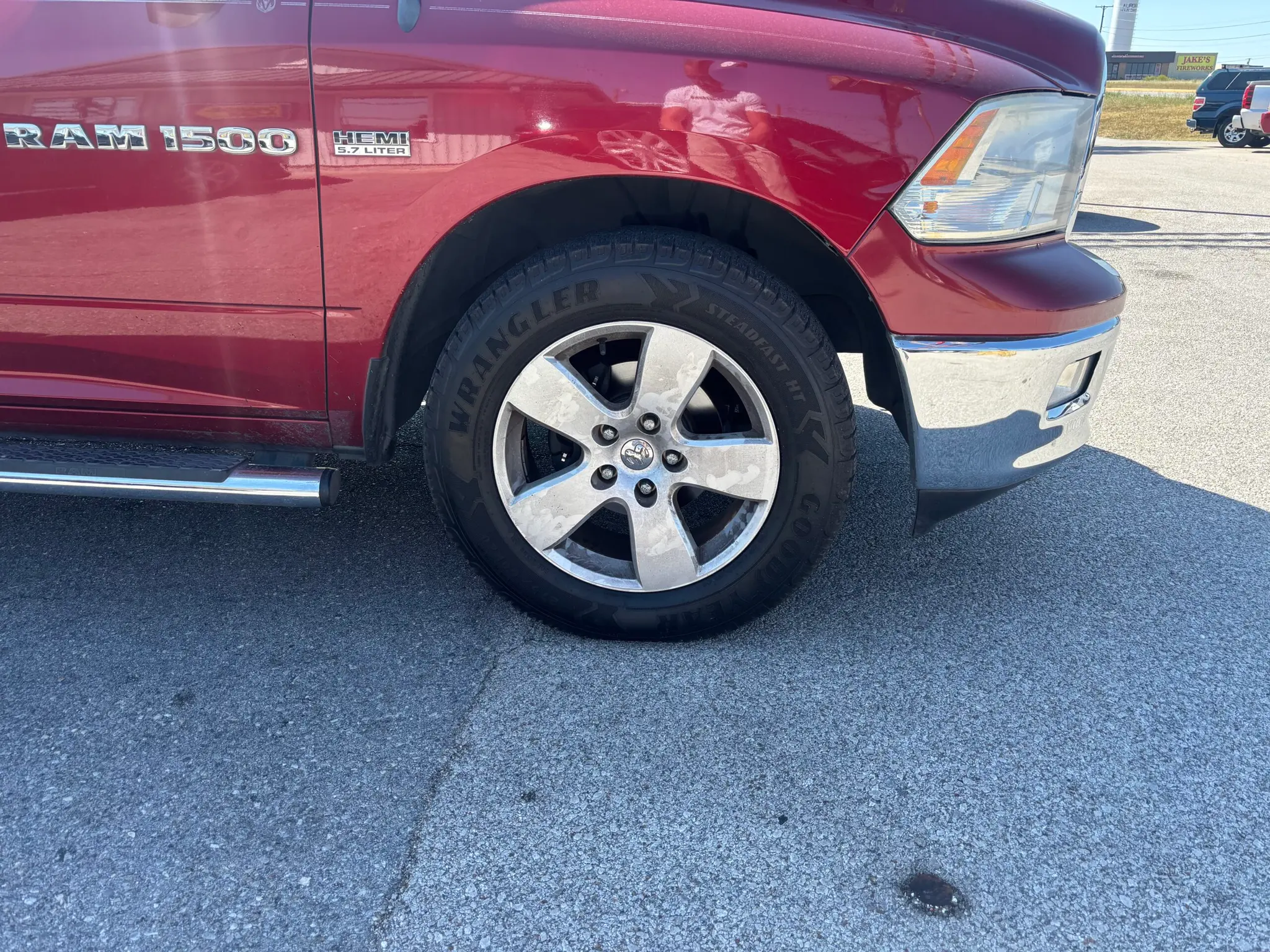 2011 RAM 1500 SLT 4WD Crew Cab photo 4