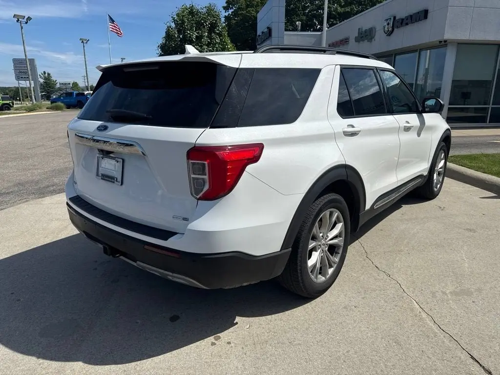 2020 Ford Explorer XLT 4WD photo 5