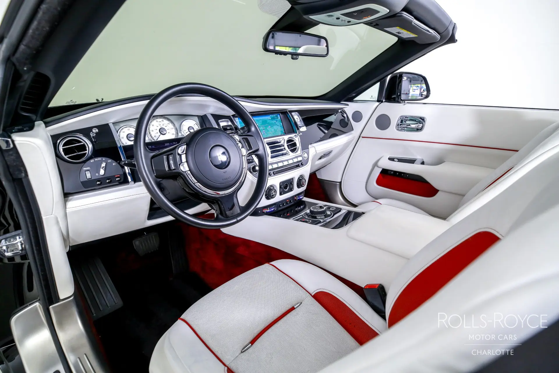 2017 Rolls-Royce Dawn Base photo 4