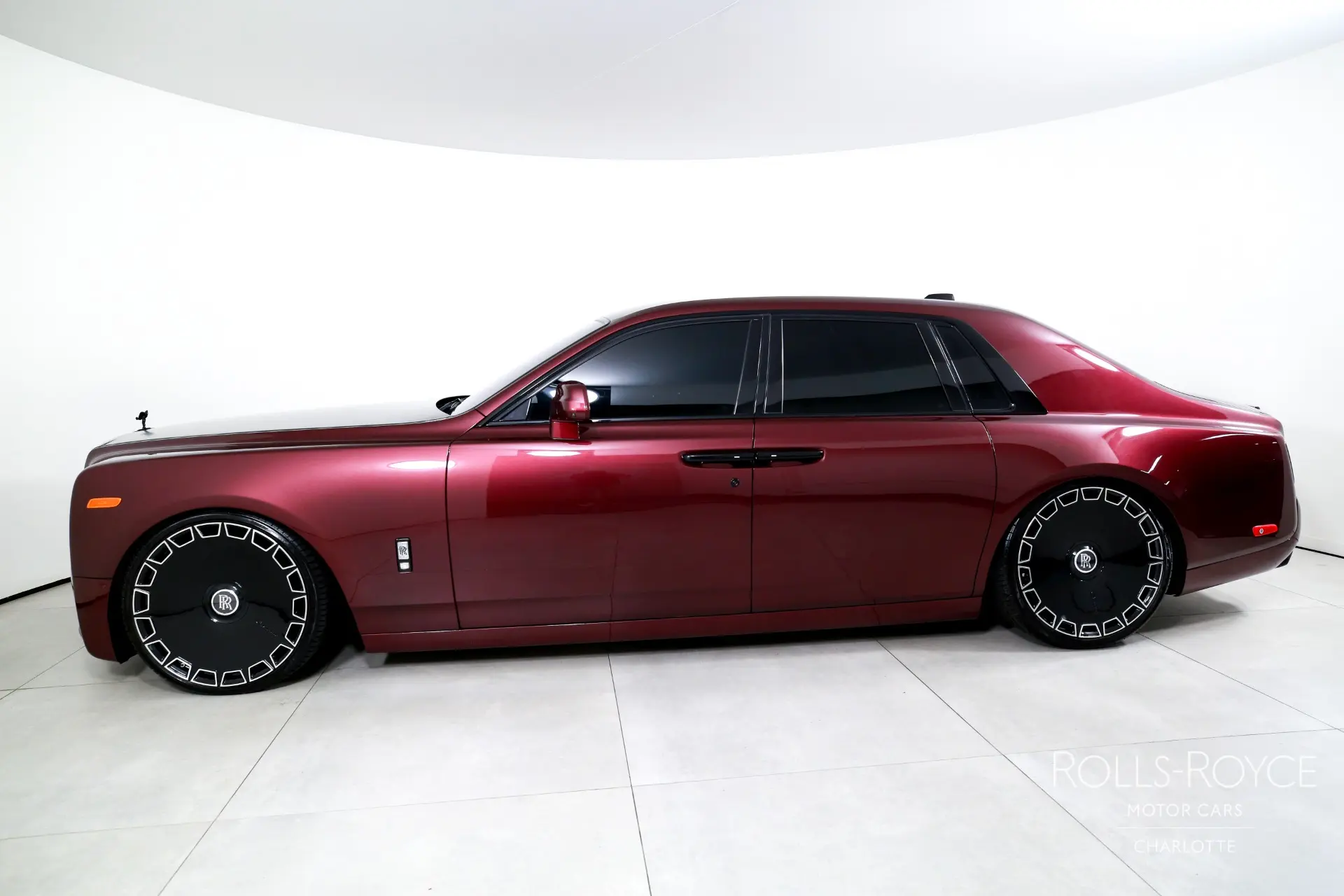2019 Rolls-Royce Phantom Base photo 3