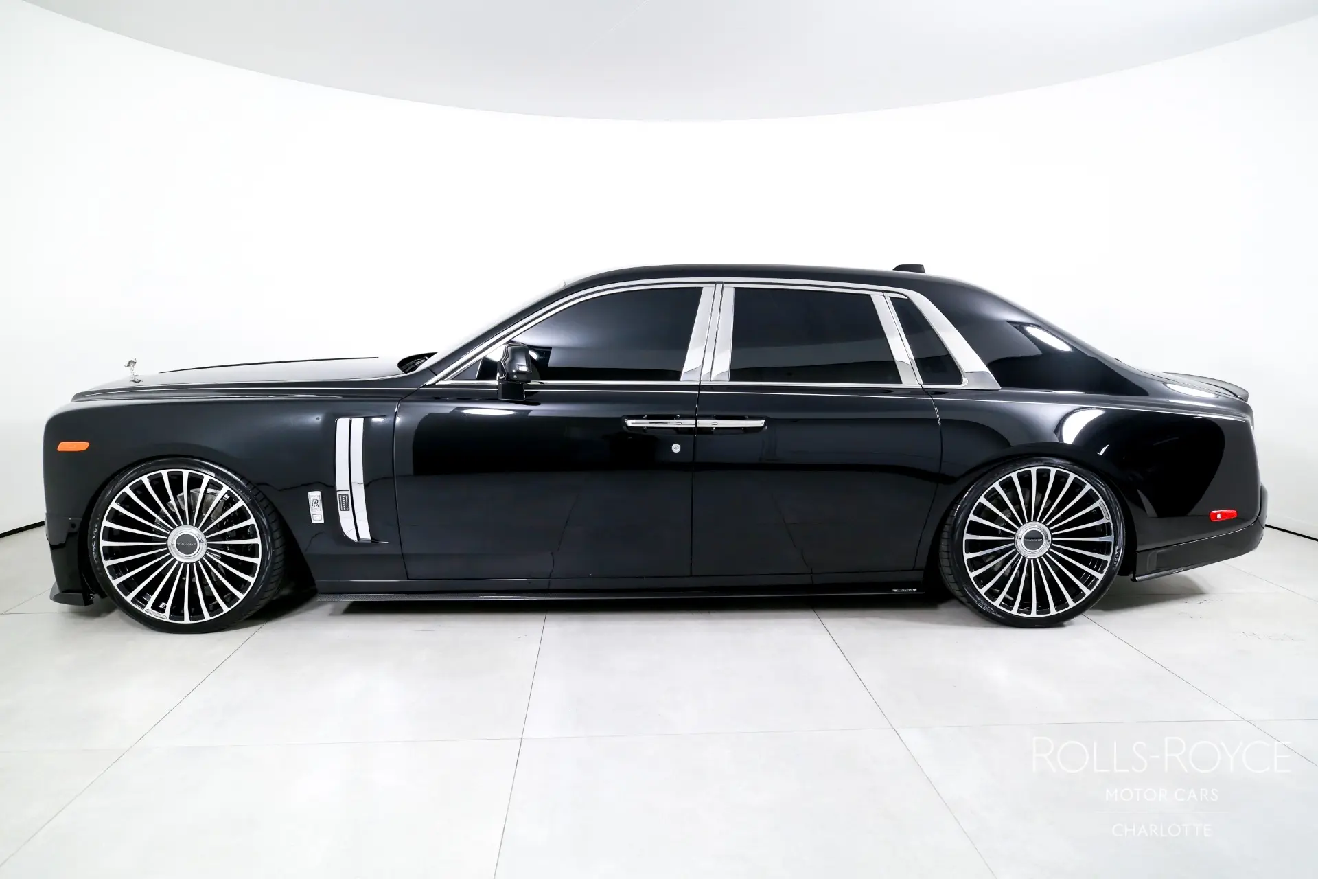 2018 Rolls-Royce Phantom Base photo 3