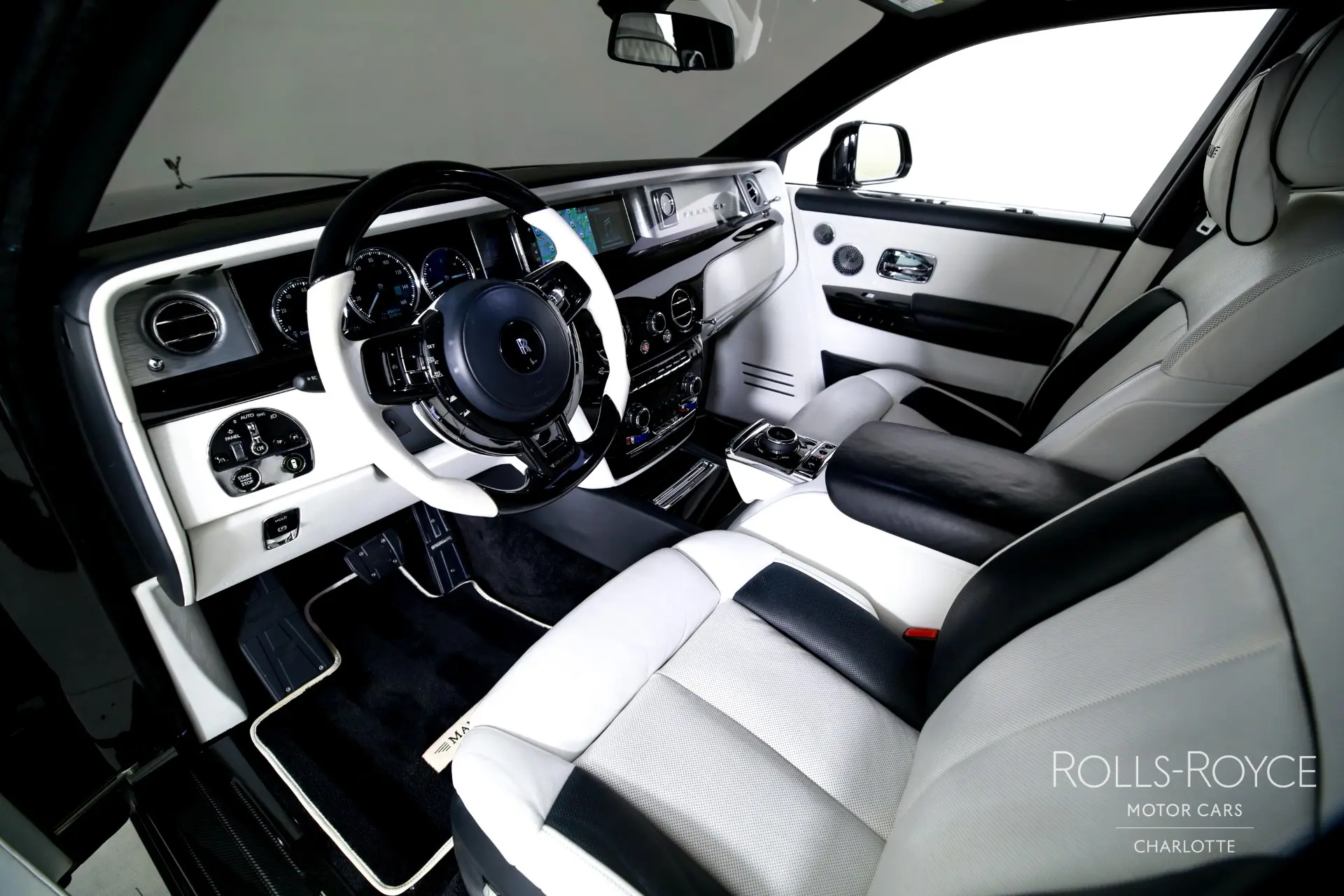 2018 Rolls-Royce Phantom Base photo 4
