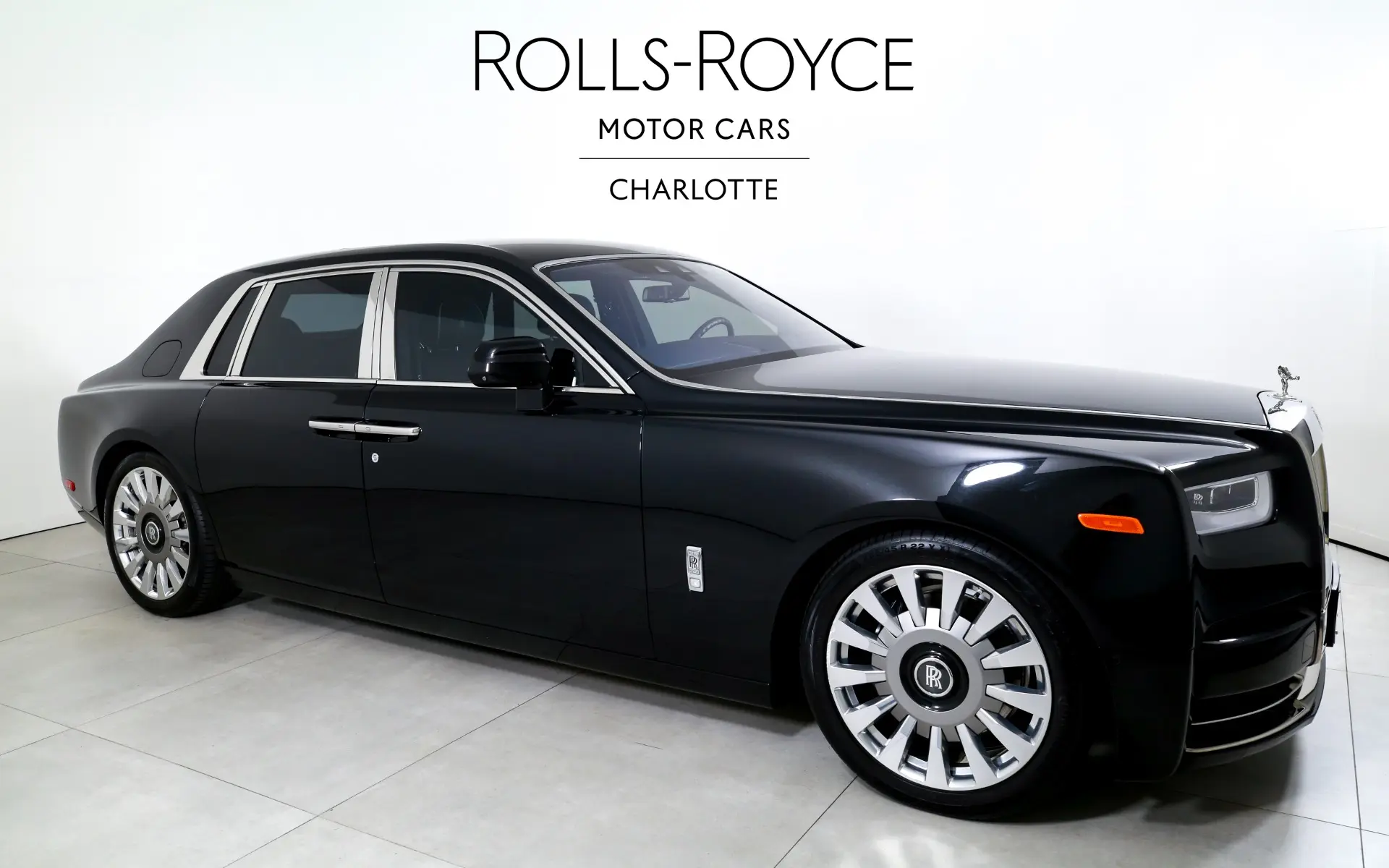 2020 Rolls-Royce Phantom Base photo 5