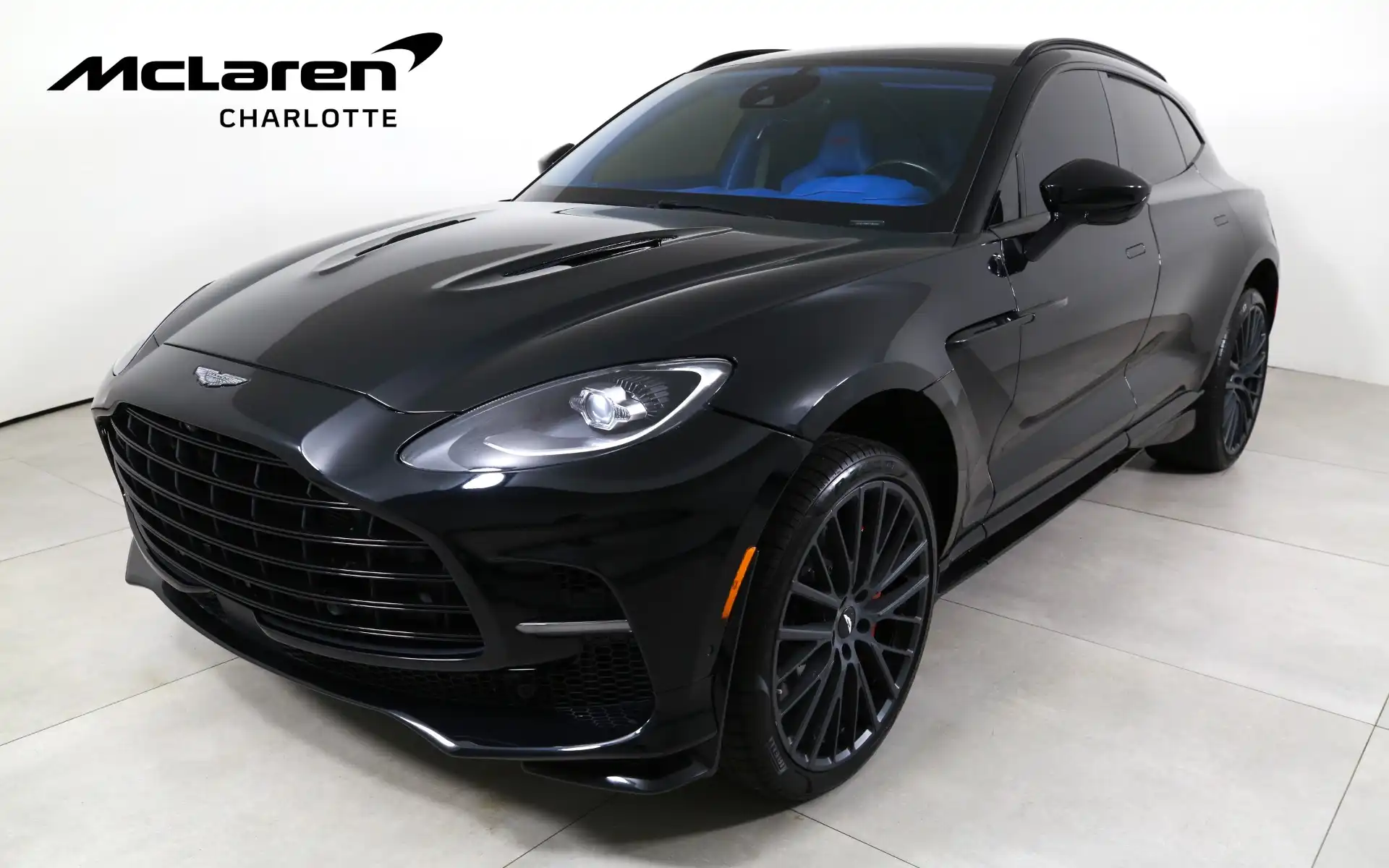 2023 Aston Martin DBX 4.0 V8 707 AWD's photo