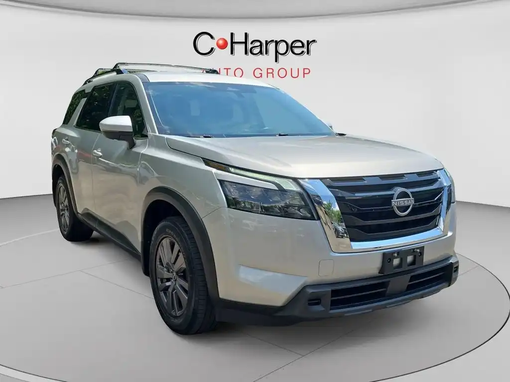 2023 Nissan Pathfinder SV 4WD's photo