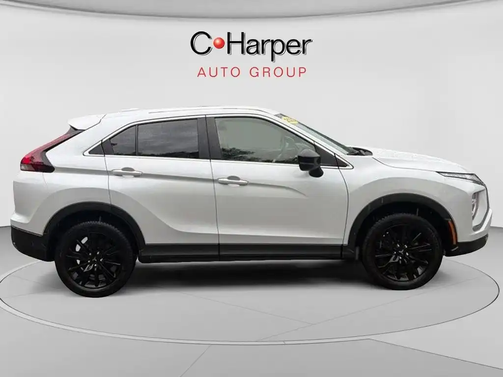 2023 Mitsubishi Eclipse Cross LE S-AWC's photo