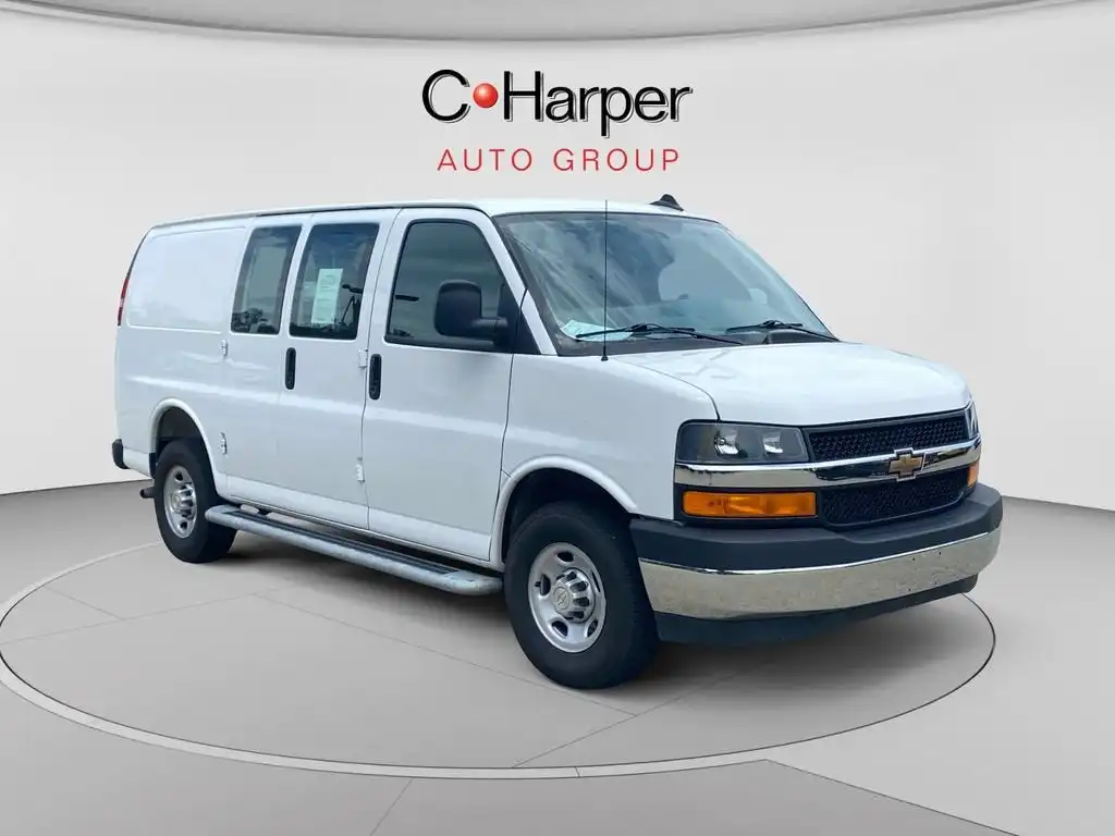 2025 Chevrolet Express 2500 Work Van HD's photo