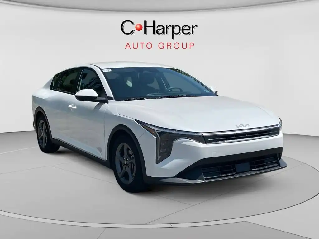 2025 Kia K4 LXS AT's photo