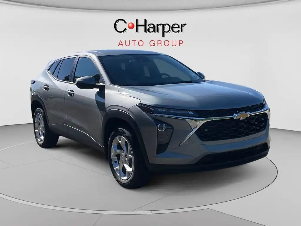 2024 Chevrolet Trax LS's photo