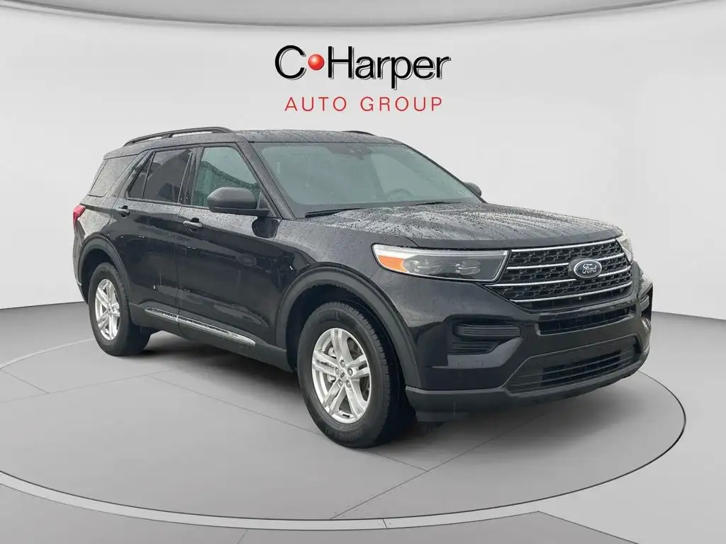 2023 Ford Explorer XLT 4WD's photo