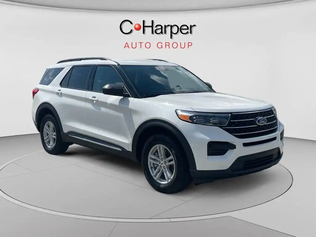 2023 Ford Explorer XLT 4WD's photo