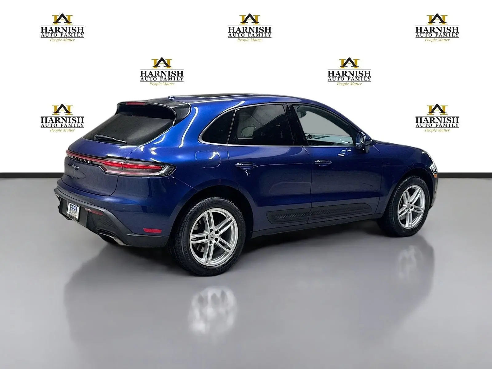 2024 Porsche Macan Base photo 5