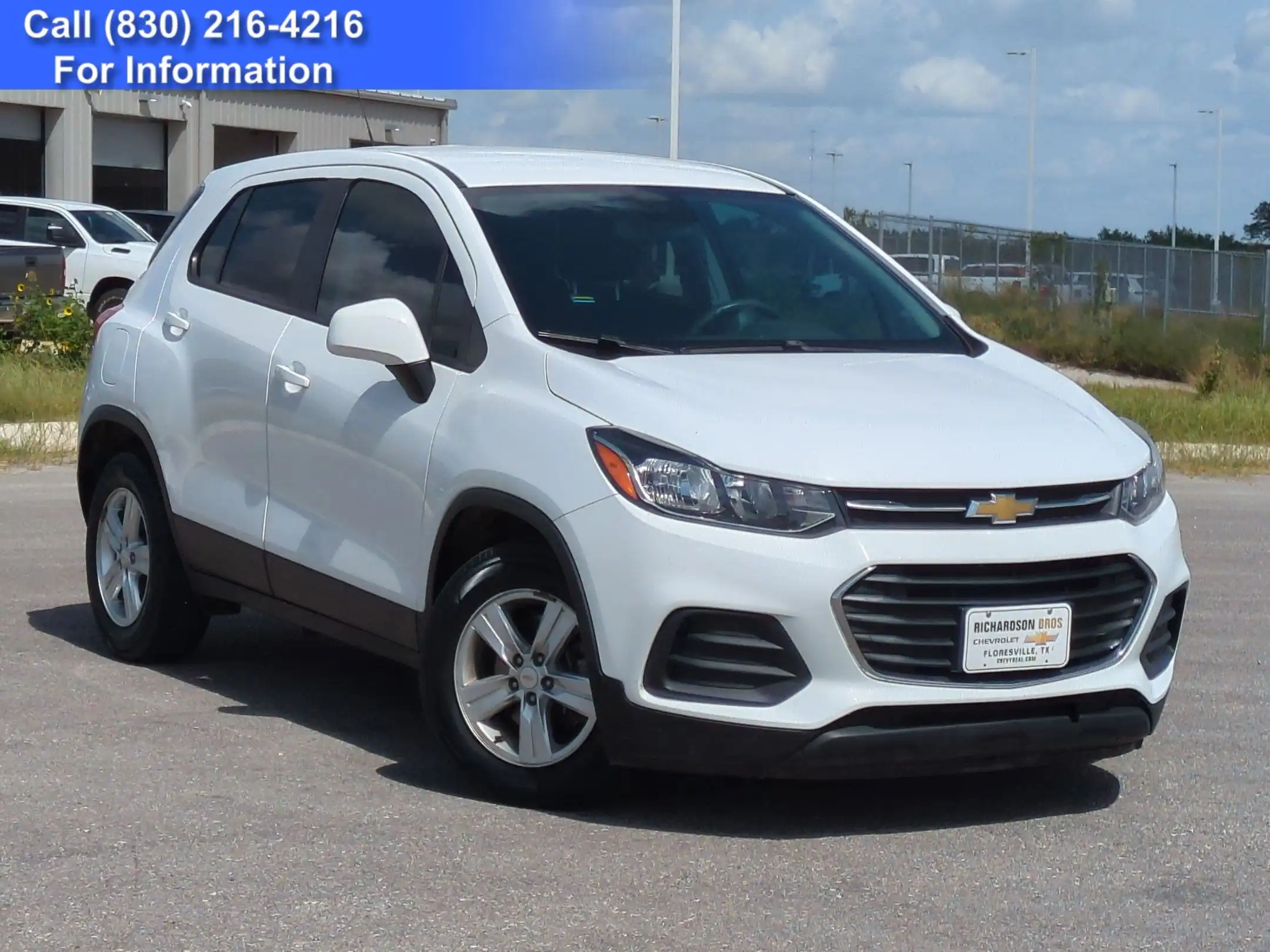 2021 Chevrolet Trax LS's photo