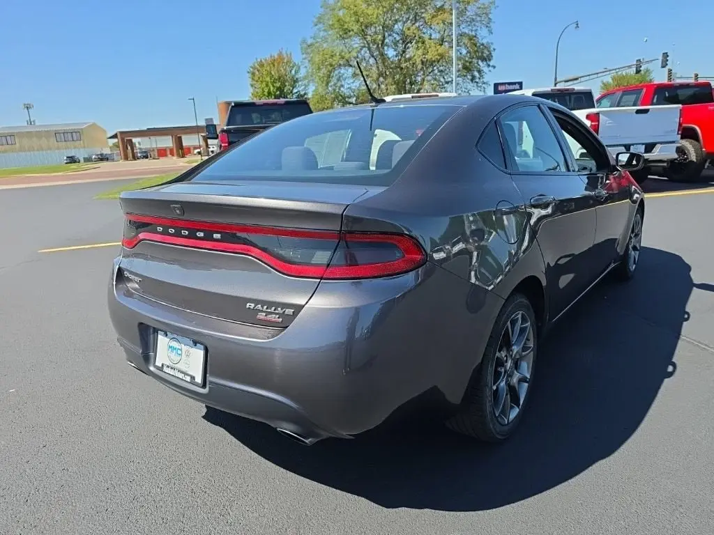 2014 Dodge Dart 2.4 SXT photo 3