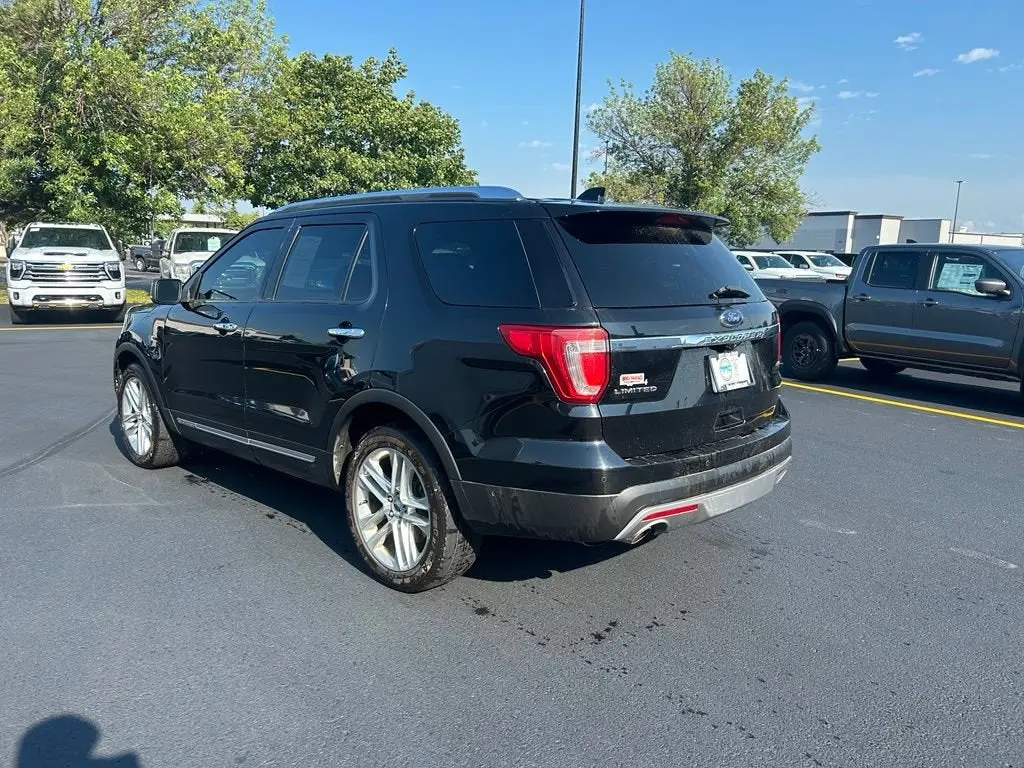 2017 Ford Explorer Limited 4WD photo 3