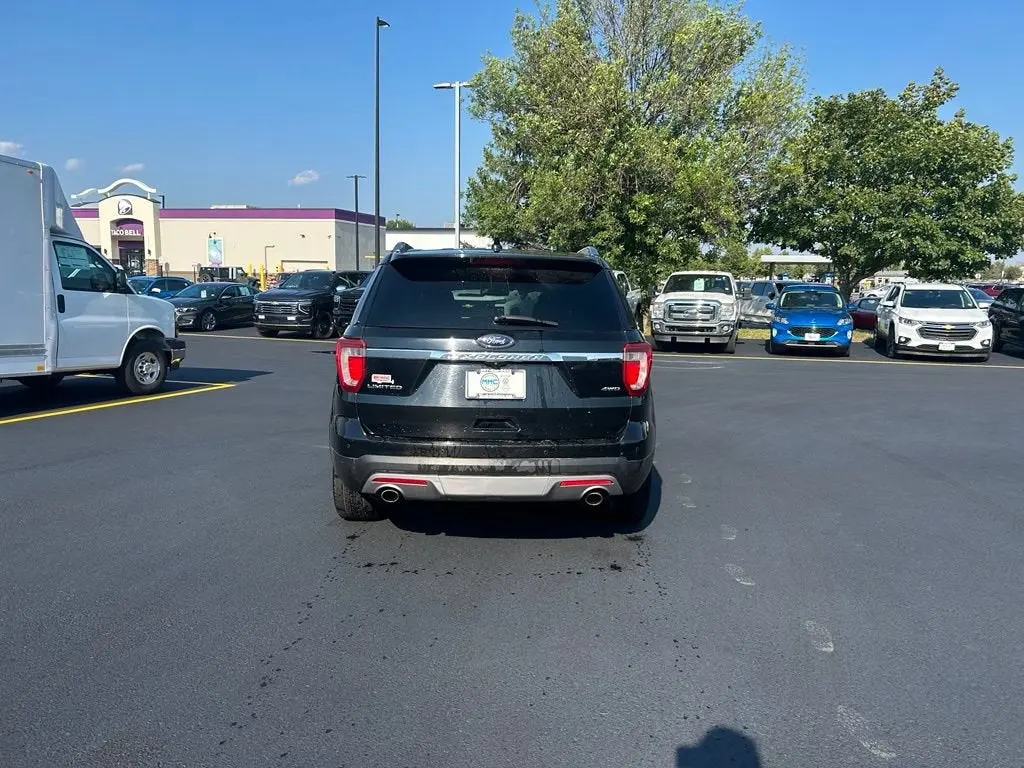 2017 Ford Explorer Limited 4WD photo 4