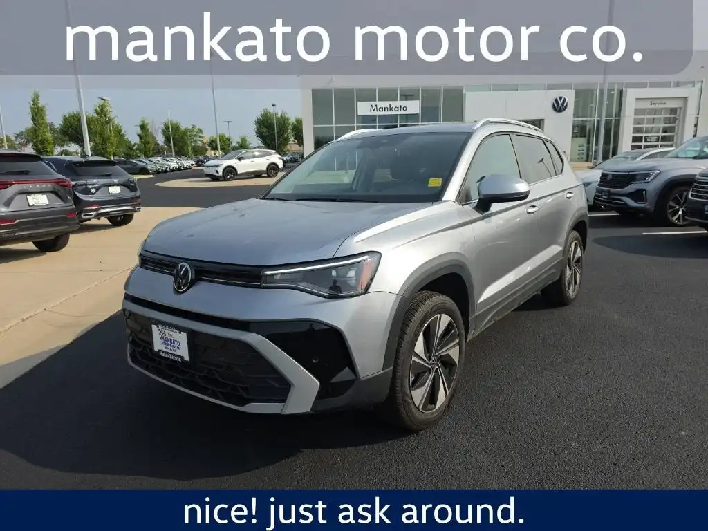 2025 Volkswagen Taos 1.5T SE 4Motion's photo