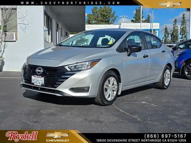 2025 Nissan Versa 1.6 S CVT's photo