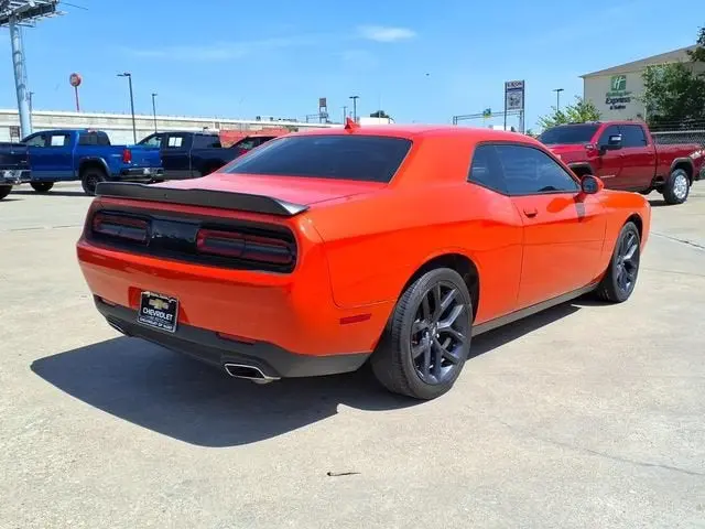 2020 Dodge Challenger SXT Auto photo 5