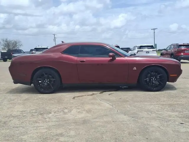 2017 Dodge Challenger Scat Pack photo 4