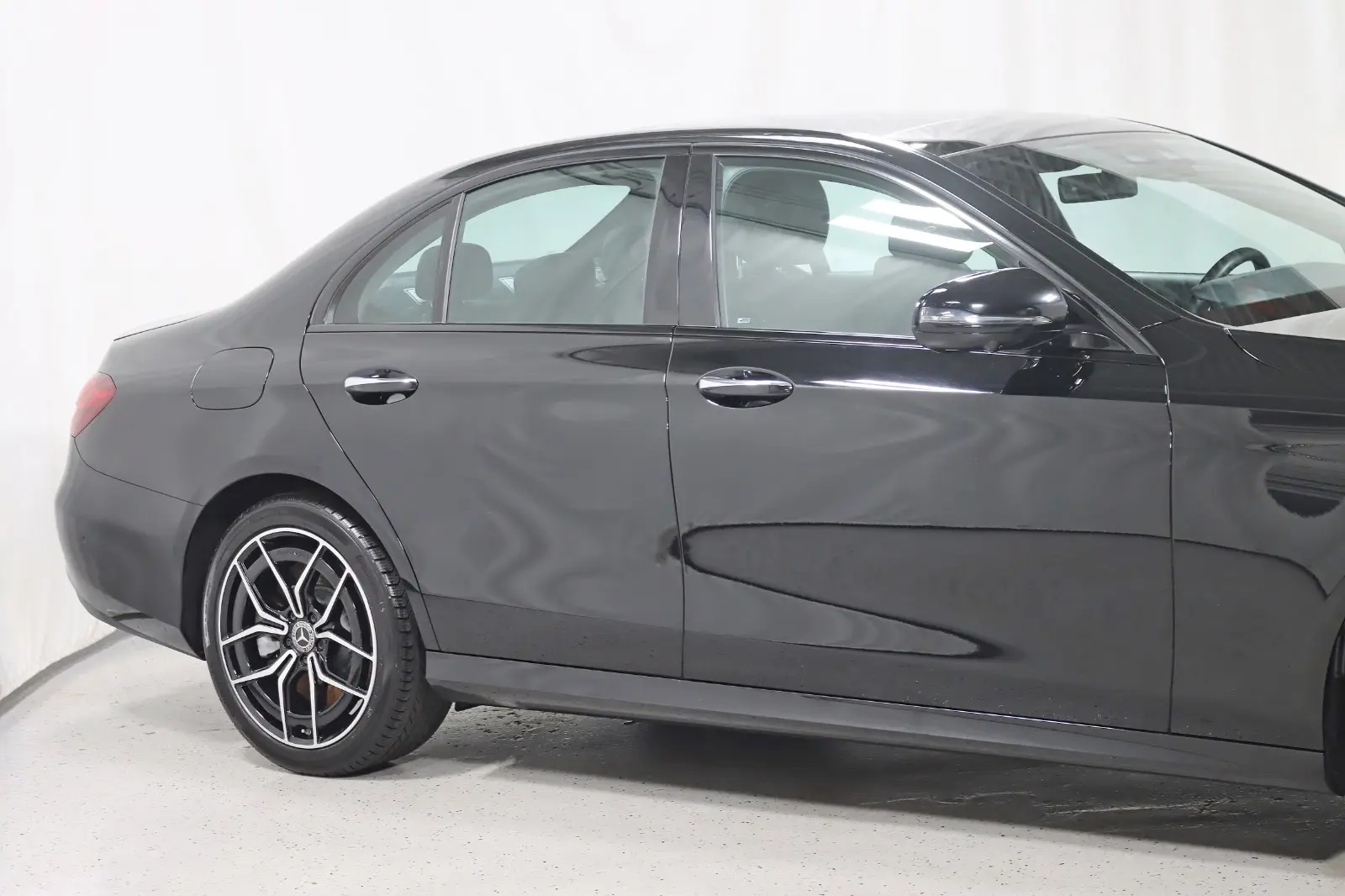 2022 Mercedes-Benz E-Class E450 4MATIC photo 3