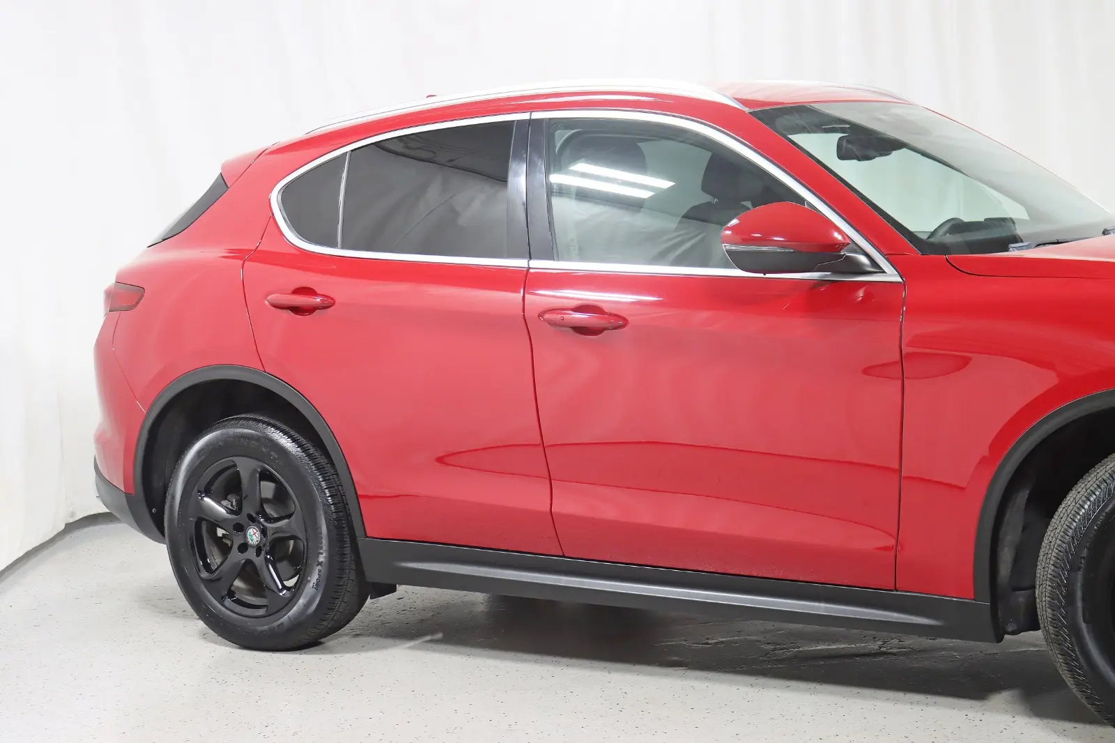 2020 Alfa Romeo Stelvio AWD photo 3