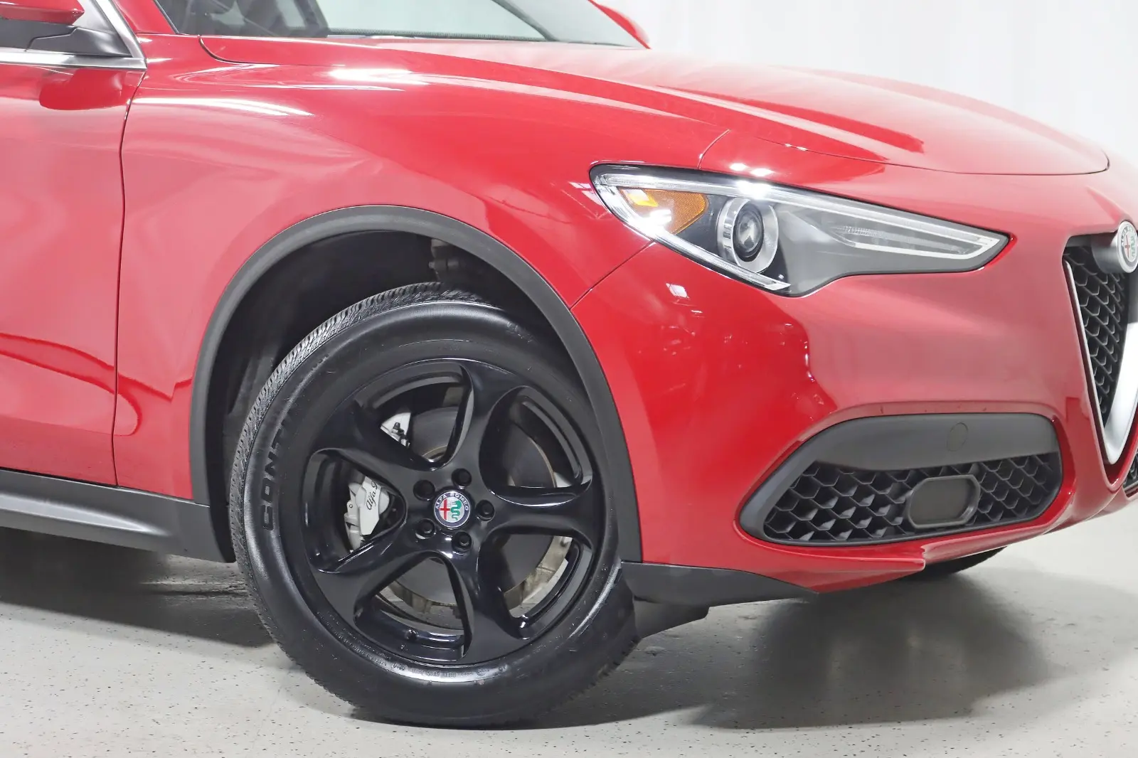 2020 Alfa Romeo Stelvio AWD photo 5