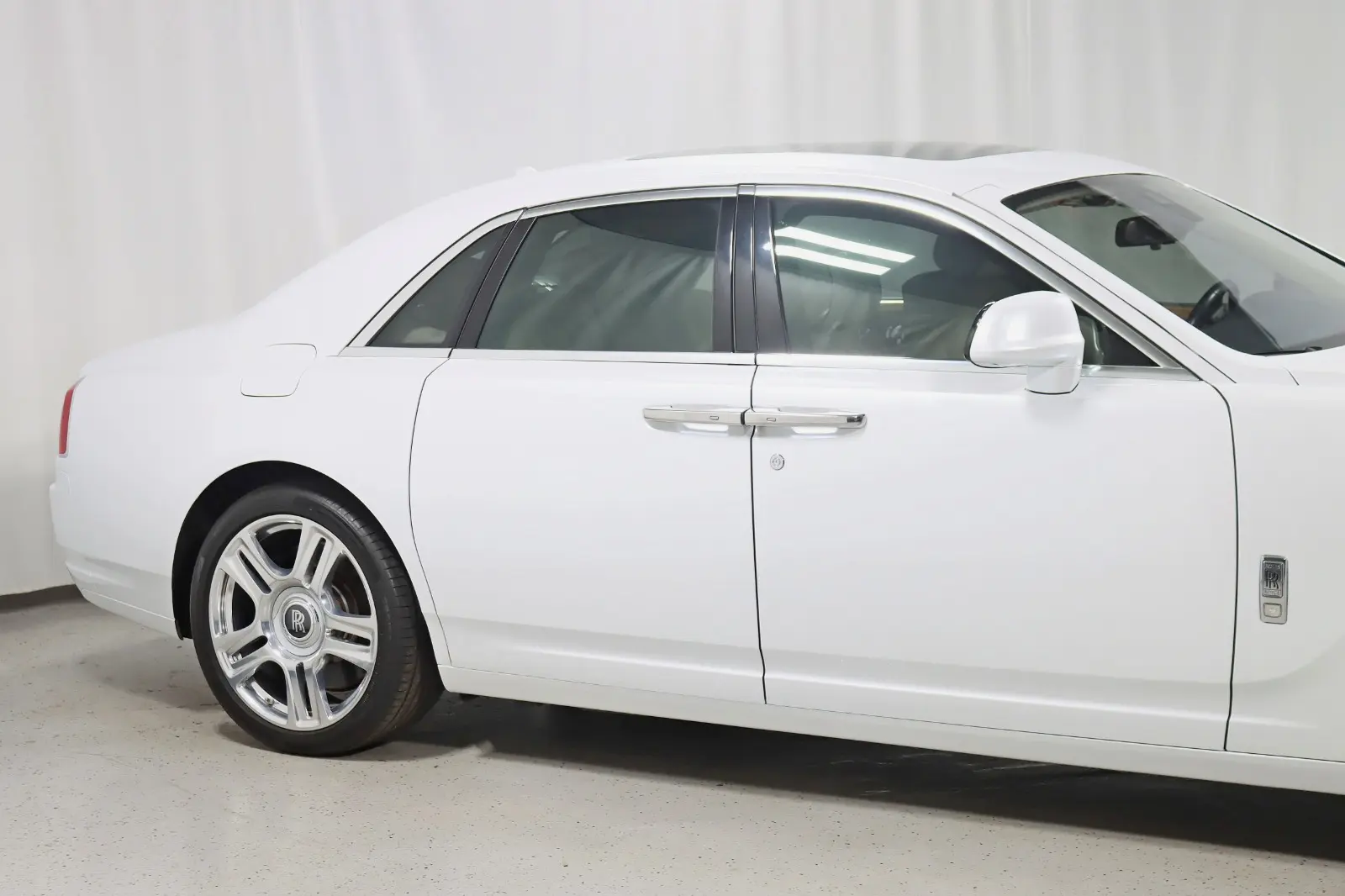2016 Rolls-Royce Ghost Ghost photo 3