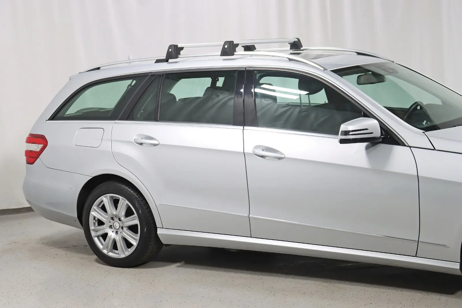 2013 Mercedes-Benz E-Class E350 Luxury 4MATIC photo 3