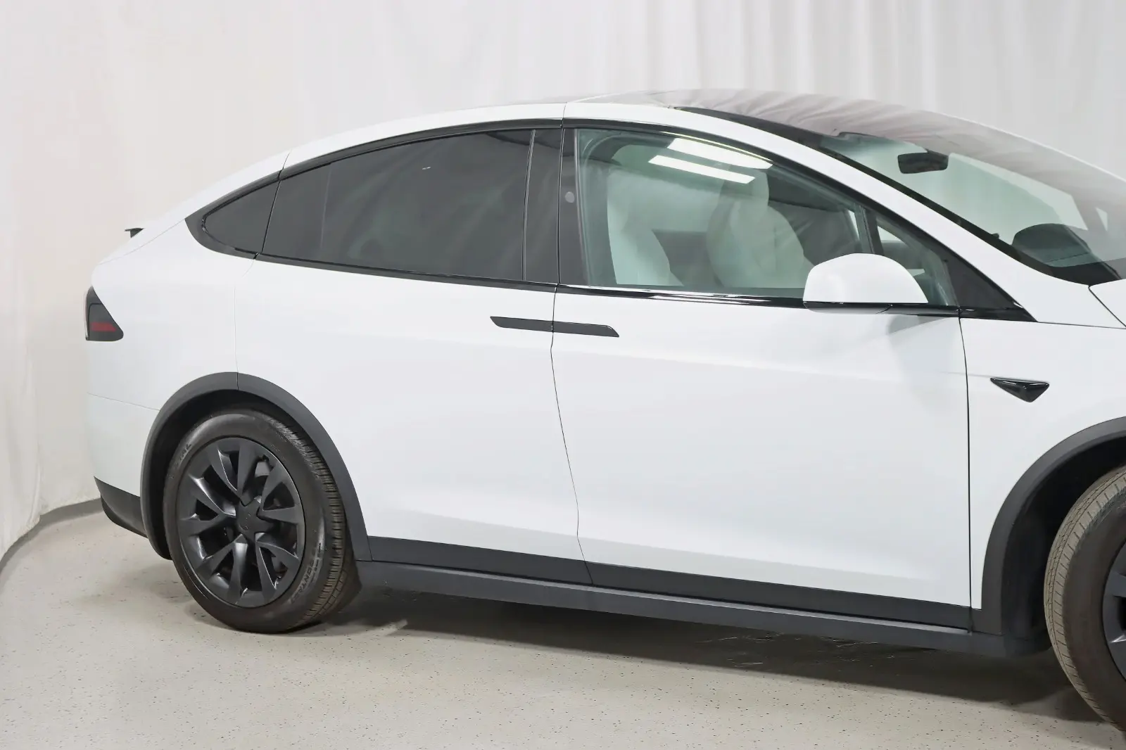 2023 Tesla Model X Long Range photo 3