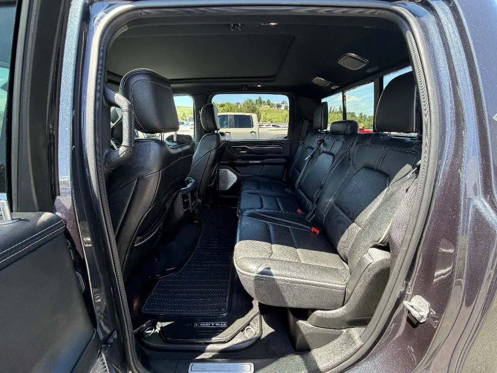 2019 RAM 1500 Limited 4WD Crew Cab 6'4 photo 3