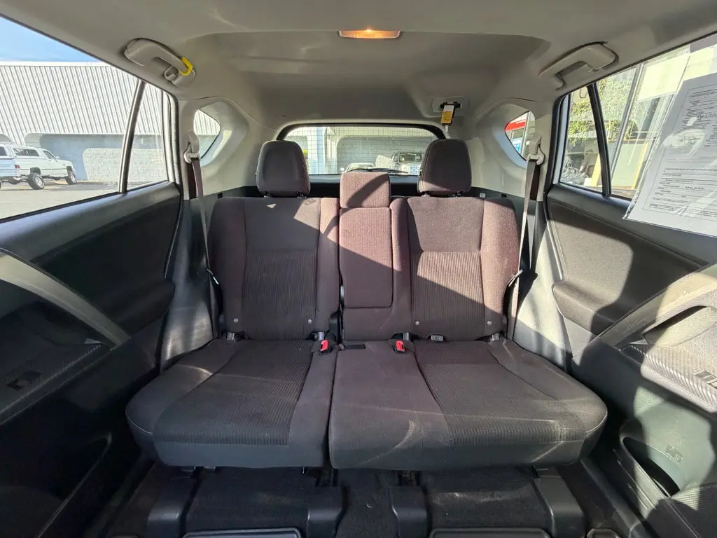 2015 Toyota RAV4 XLE AWD photo 4