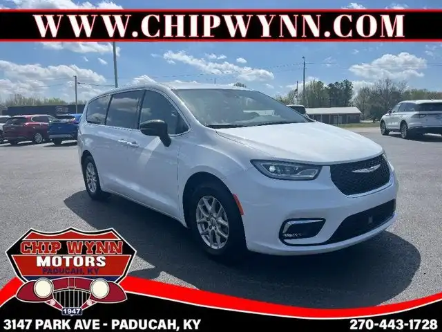 2024 Chrysler Pacifica Touring L's photo