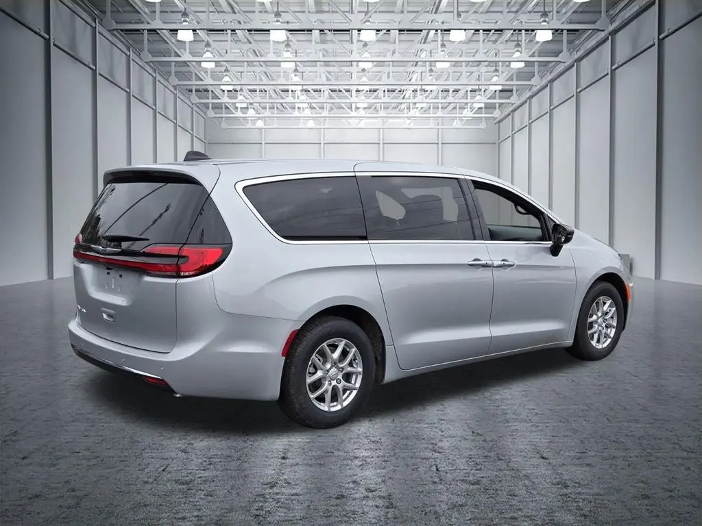 2026 Chrysler Pacifica Select photo 5