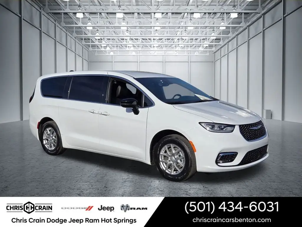 2026 Chrysler Pacifica Select photo 1