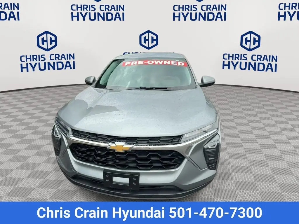 2024 Chevrolet Trax LS photo 3