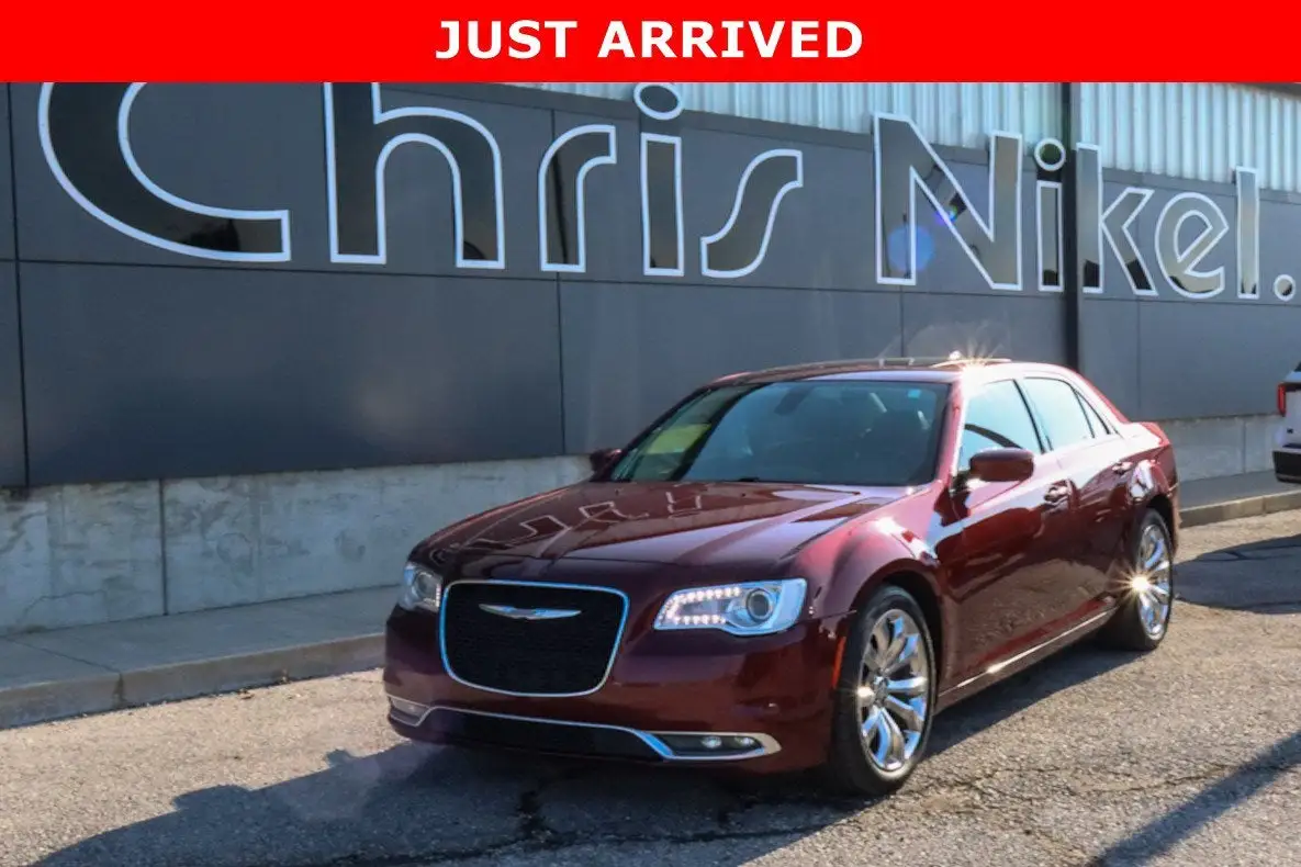 2016 Chrysler 300 Anniversary Package photo 1