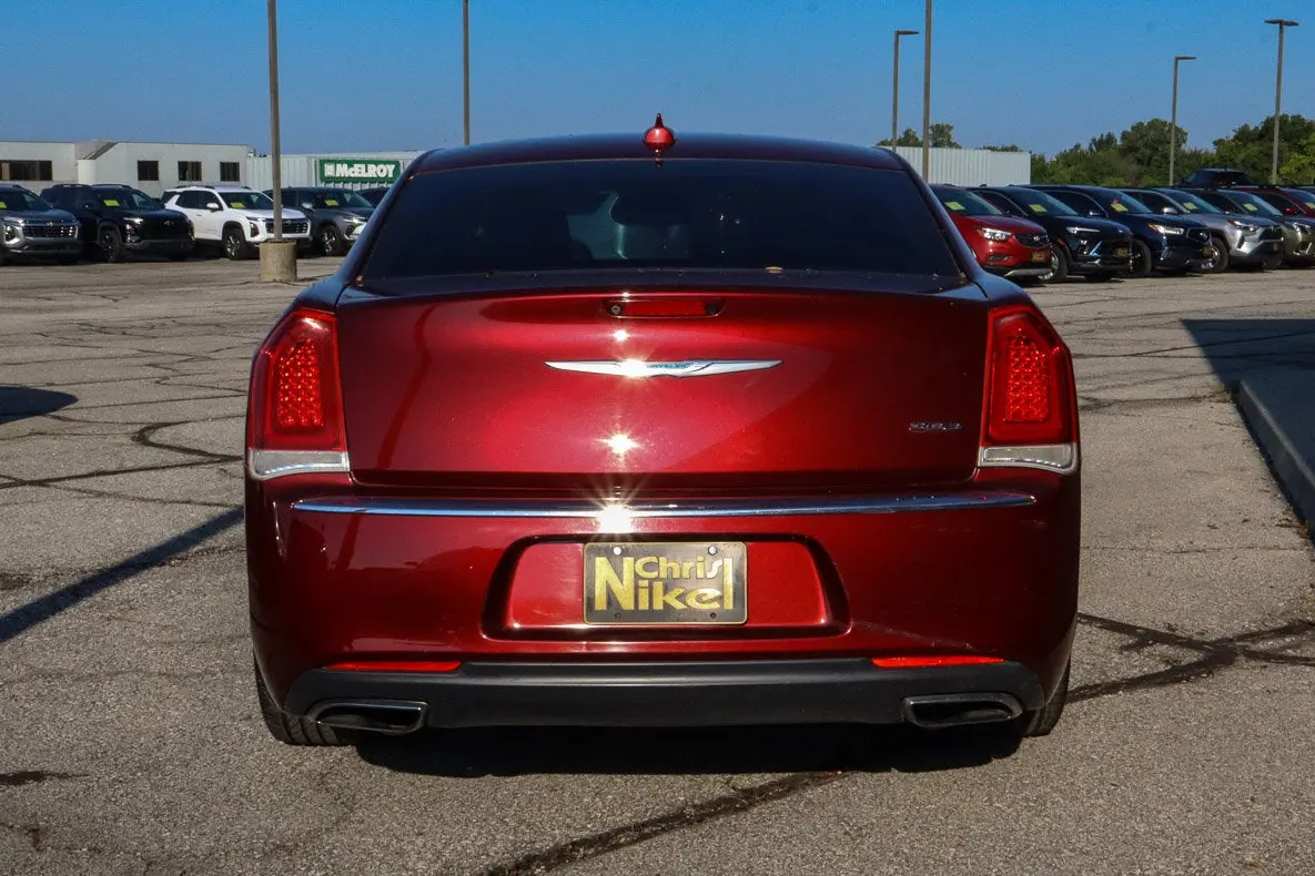 2016 Chrysler 300 Anniversary Package photo 5