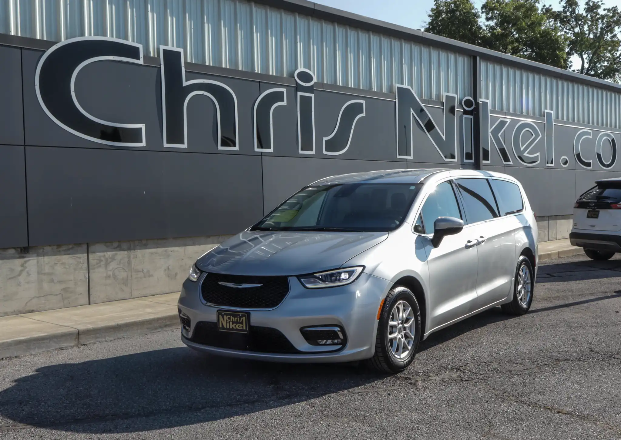 2023 Chrysler Pacifica Touring L's photo