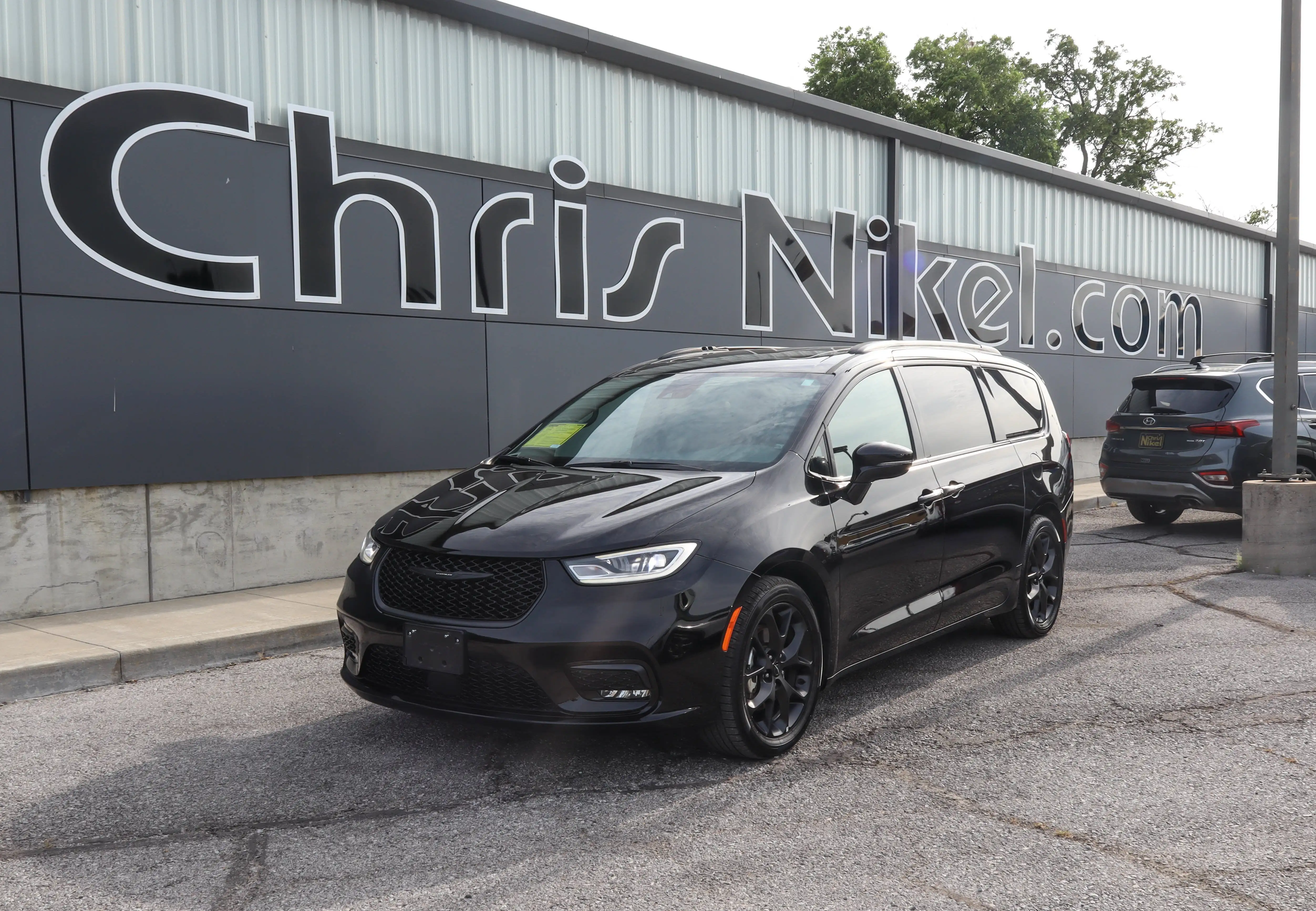 2025 Chrysler Pacifica Limited's photo