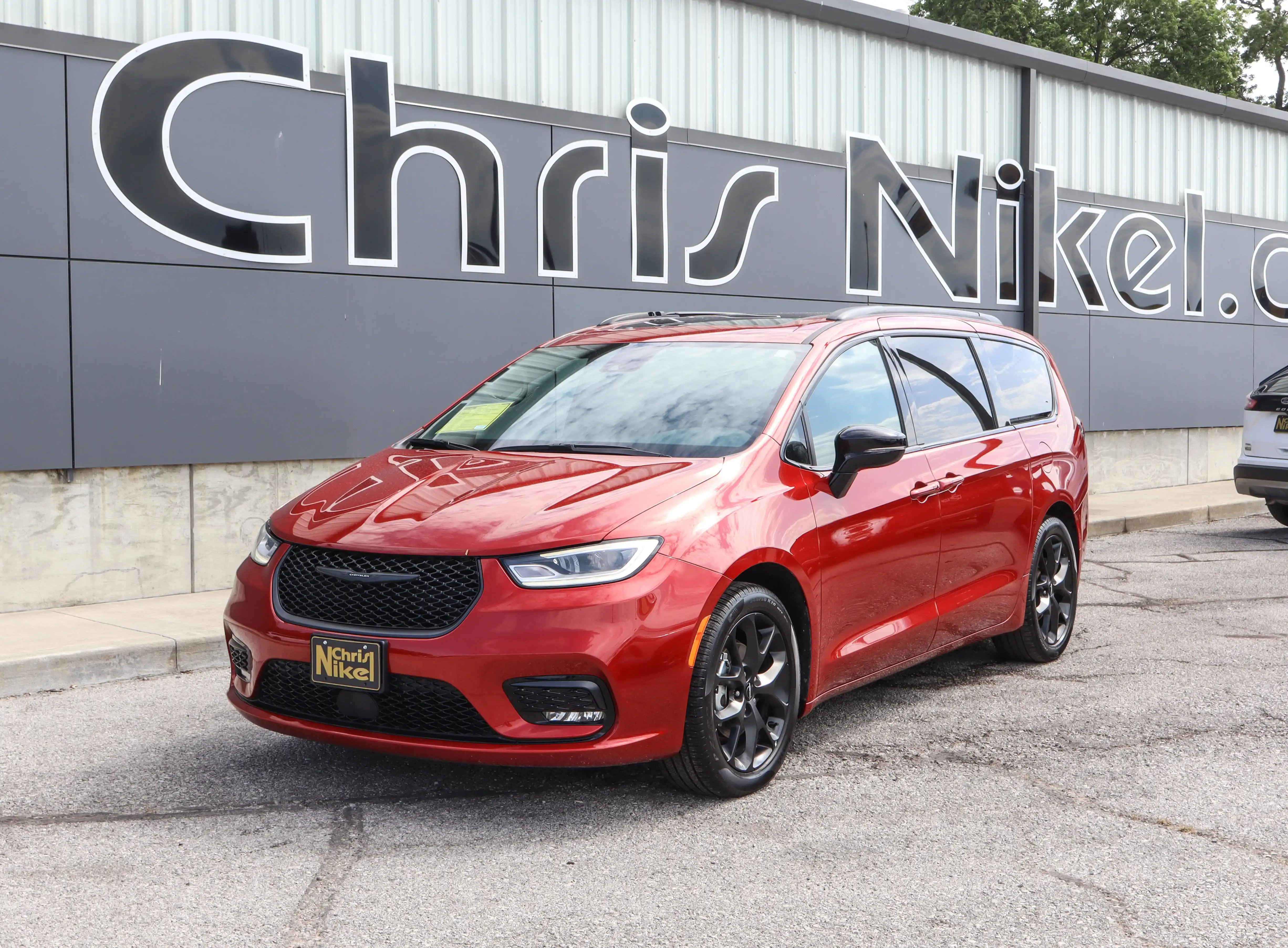 2025 Chrysler Pacifica Limited's photo
