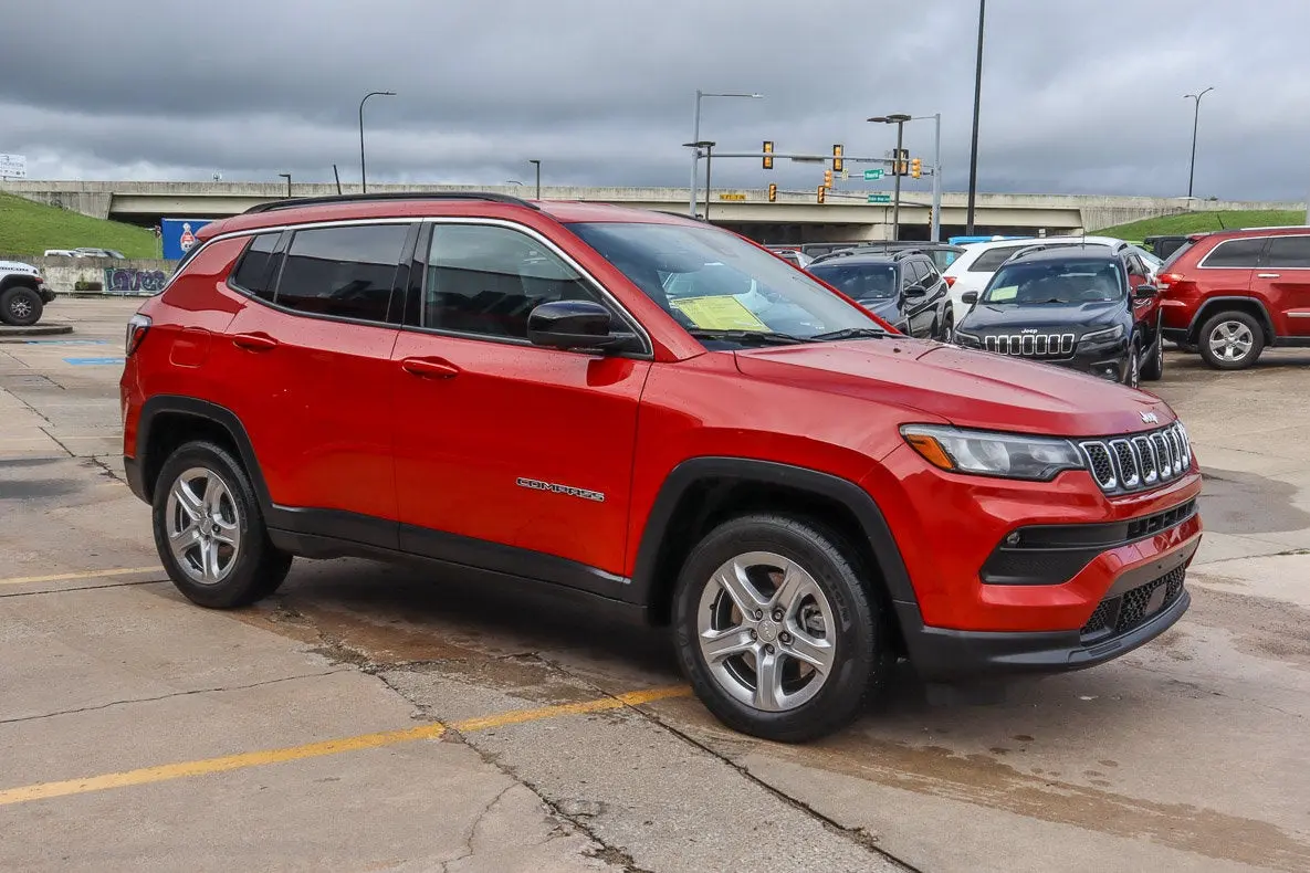2023 Jeep Compass Latitude 4X4 photo 4