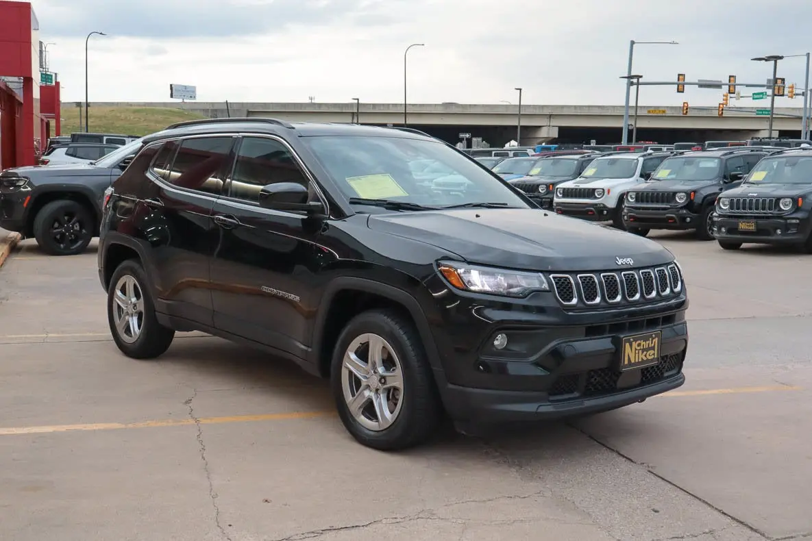 2024 Jeep Compass Latitude 4WD photo 4