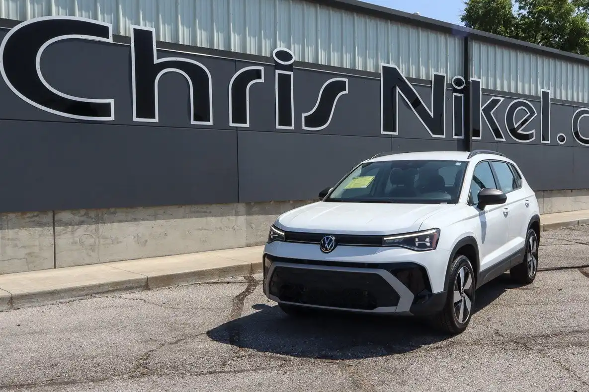 2025 Volkswagen Taos 1.5T S 4Motion's photo